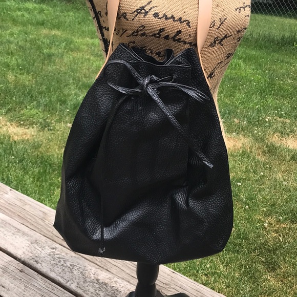 leather cinch bag - Picture 3 of 6